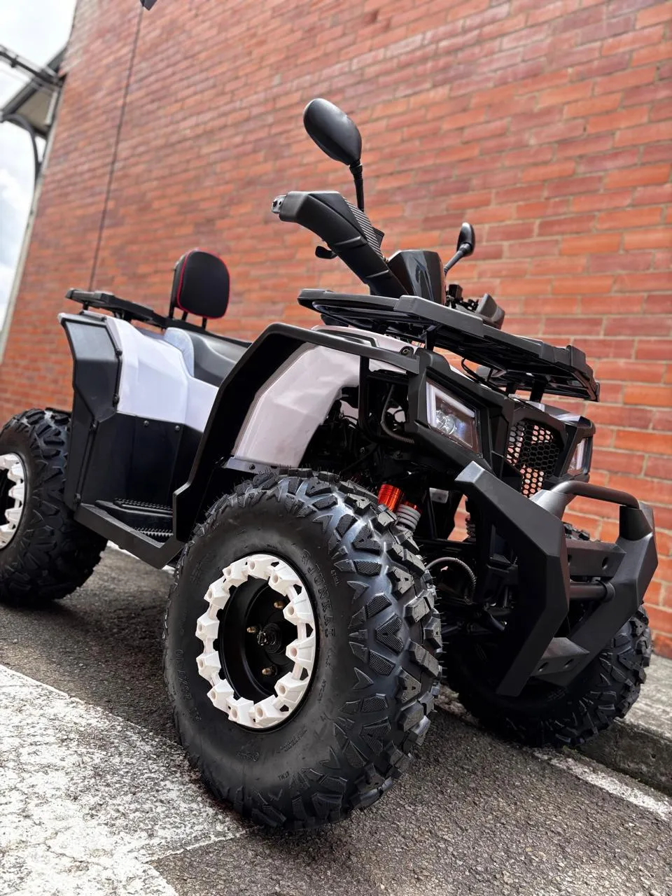 Cuatrimoto Boss 200cc 4x2